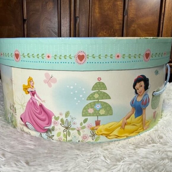 Disney Tri-Coastal Design Disney Princess XLarge Round Corded Hat/Storage Box - Picture 5 of 15